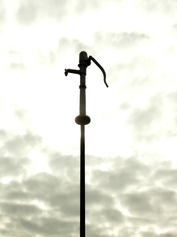 l'eau tombe du ciel (das Wasser fällt vom Himmel)